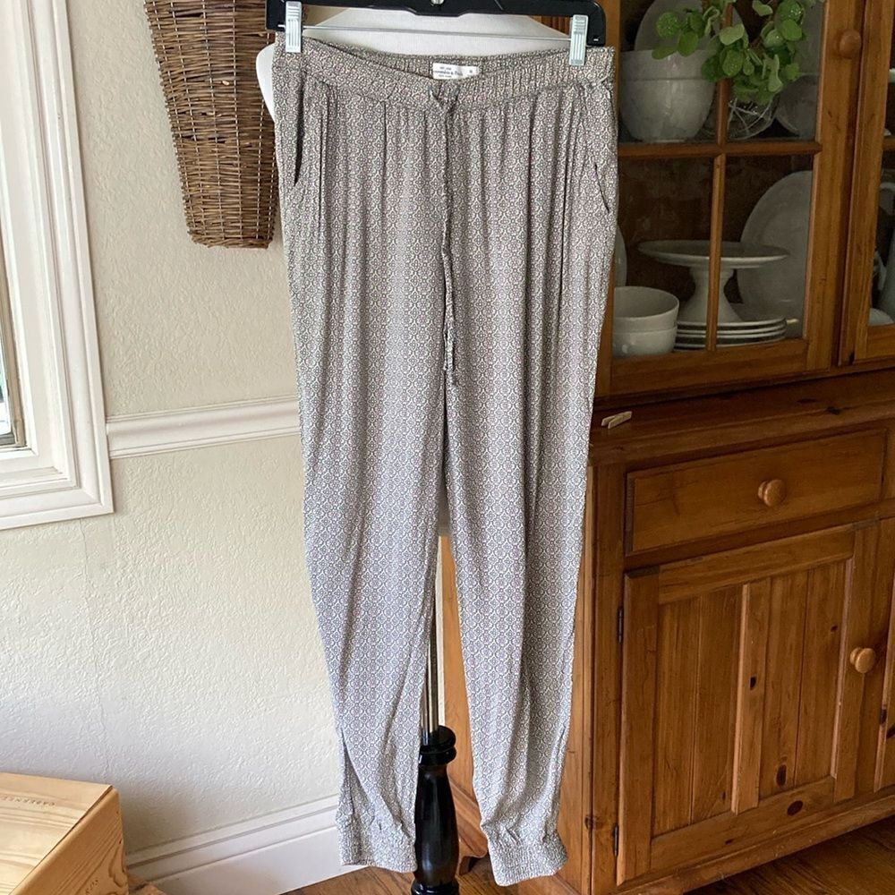 Abercrombie & Fitch Floral Boho Drapy Soft Joggers Women’s M